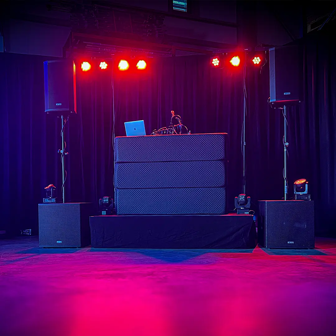 DJ Kevin Froger op een bedrijfsfeest